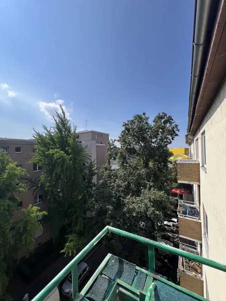 Helle 2,5 Zimmer-Wohnung in Moabit sucht Mieter — photo 1